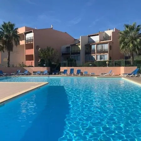 Апартаменти Apt 4 Pers-marina-piscine-parking-roof Top-internet Fibre *
