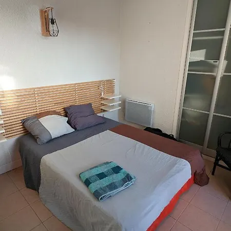 Апартаменти Apt 4 Pers-marina-piscine-parking-roof Top-internet Fibre *