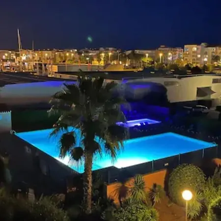Apt 4 Pers-marina-piscine-parking-roof Top-internet Fibre