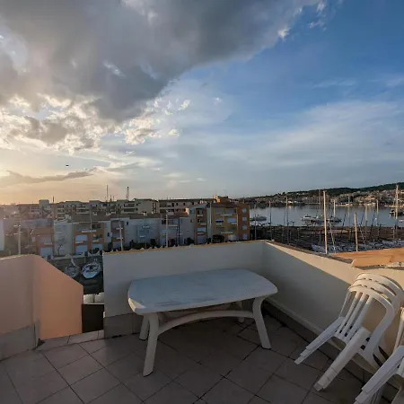 Apt 4 Pers-marina-piscine-parking-roof Top-internet Fibre Агд
