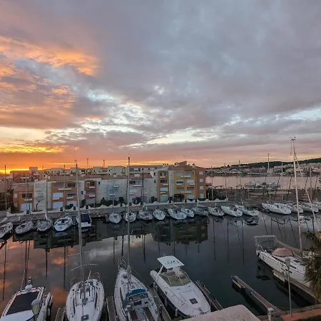 Apt 4 Pers-marina-piscine-parking-roof Top-internet Fibre * Агд